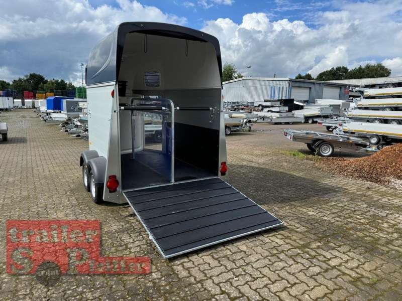 Horse trailer 4